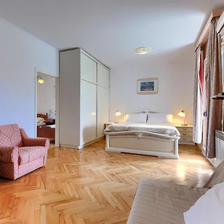 Moj Mir By Interhome Сasa de vacaciones